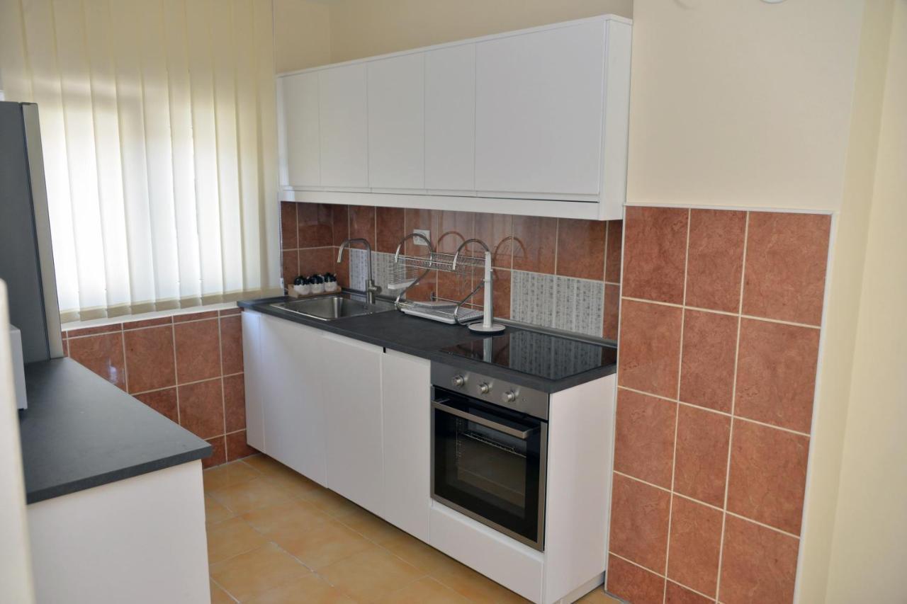 Affordable And Newly Renovated 1-Bedroom Apartment Kraljevo Ngoại thất bức ảnh