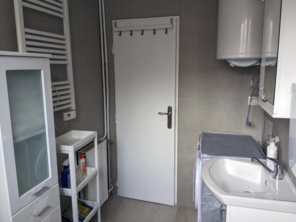 Affordable And Newly Renovated 1-Bedroom Apartment Kraljevo Ngoại thất bức ảnh