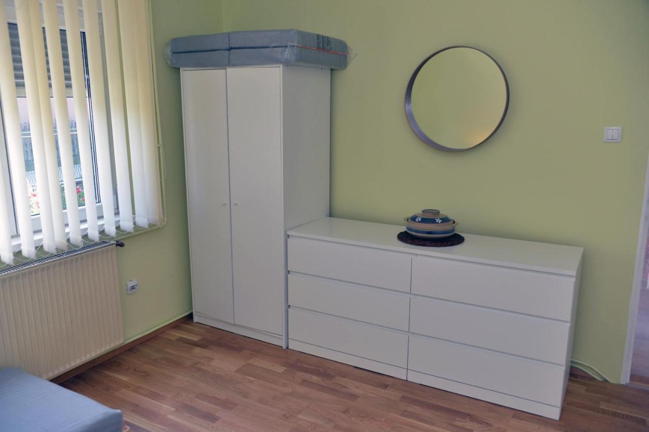 Affordable And Newly Renovated 1-Bedroom Apartment Kraljevo Ngoại thất bức ảnh